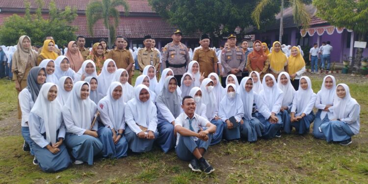 PJU Polres Bolsel Tanamkan Jiwa Patriotisme di SMA Negeri Pinolosian