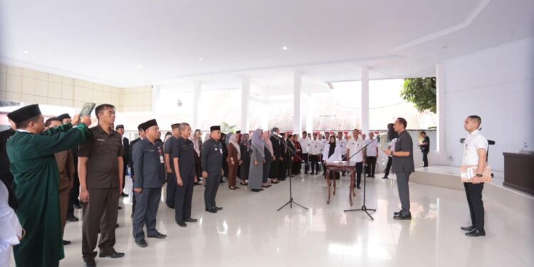 Sekkot Lantik 56 pejabat Fungsional di Lingkup Pemerintah kotamobagu
