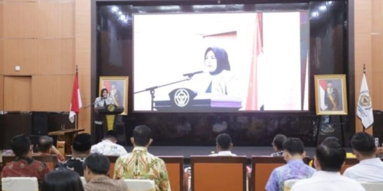 Tatong Bara Berikan 1 Unit Kendaraan Roda Dua Kepada Pemdes yang Capai Target PBB