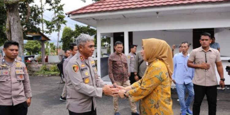 Tatong Bara Terima Kunker Kapolda Sulut