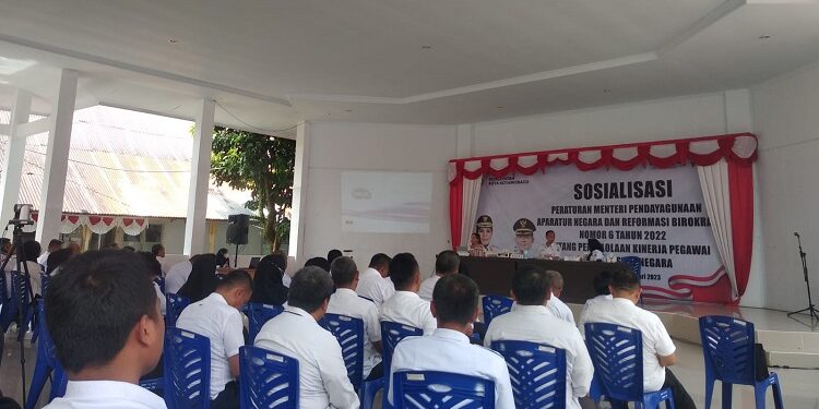 Sekkot Sofyan Mokoginta Buka Sosialisasi PermenPAN-RB Tentang Pengelolaan Kinerja Pegawai