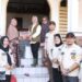 Tatong Bara Bersama Jajaran Pimpinan OPD Serahkan Bantuan Korban Banjir Manado