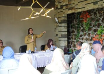 Walikota Tatong Bara Buka Bimbingan Teknis dan Sosialisasi Implementasi Perizinan Berusaha Berbasis Risiko