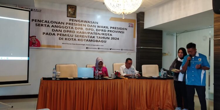 Badan Pengawas Pemilihan Umum (Bawaslu) Kota Kotamobagu menggelar sosialisasi pengawasan pencalonan Presiden dan Wakil Presiden serta anggota DPR, DPD, DPRD Provinsi dan DPRD Kabupaten/Kota.