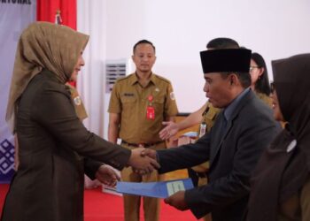 Tatong Bara Lantik 8 Pejabat Eselon II Dilingkungan Pemerintah Kota Kotamobagu