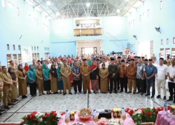 Pj Walikota dan Ketua TP-PKK Kotamobagu Silaturahmi Degan Masyarakat Kecamatan Kotamobagu Timur
