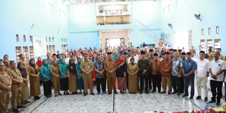 Pj Walikota dan Ketua TP-PKK Kotamobagu Silaturahmi Degan Masyarakat Kecamatan Kotamobagu Timur