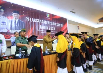 Hadiri Wisuda Ribuan Santri, Asripan Nani Berpesan Jadikanlah Al-Qur’an Sebagai Pedoman Hidup