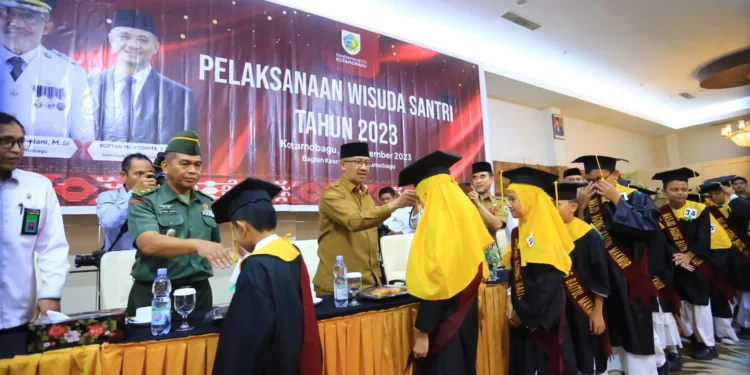Hadiri Wisuda Ribuan Santri, Asripan Nani Berpesan Jadikanlah Al-Qur’an Sebagai Pedoman Hidup