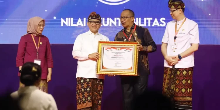 Hasil Evaluasi RB, AKIP dan ZI Pemkot Kotamobagu Terima Penghargaan Dari KemenPan RB