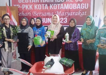 Peringati Hari Ibu Ke-95 Tahun TP PKK Kotamobagu Roadshow Kegiatan Sehari Bersama Masyarakat