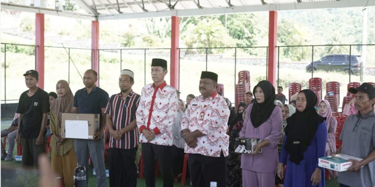 25 Kelompok Terima Bantuan, Basri: Bukti Nyata Pemkab Bolsel Dukung Pelaku Usaha Mikro