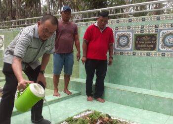 Kampanye di Bolsel, Wenny Lumentut Ziarah ke Makam H2M