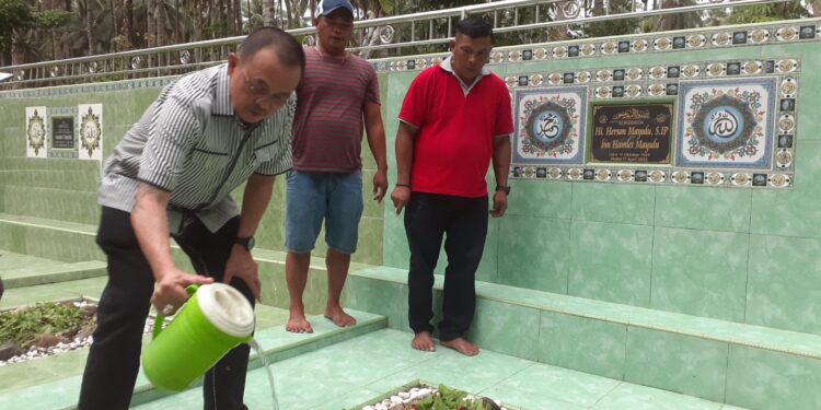 Kampanye di Bolsel, Wenny Lumentut Ziarah ke Makam H2M