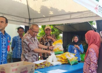 Asripan Nani Pantau Langsung Gerakan Pangan Murah di Kecamatan Kotamobagu Timur