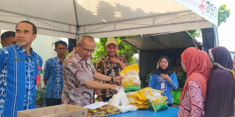 Asripan Nani Pantau Langsung Gerakan Pangan Murah di Kecamatan Kotamobagu Timur