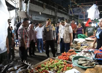 Jelang Ramadan, Pj Wali Kota dan Kapolres Kotamobagu Berkunjung ke Sejumlah Pasar