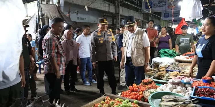 Jelang Ramadan, Pj Wali Kota dan Kapolres Kotamobagu Berkunjung ke Sejumlah Pasar