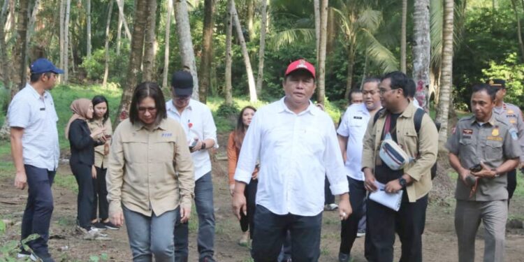 Dirjen ATR/BPN Didampingi Wabup Bolsel, Tinjau Lahan Relokasi Pengungsi Gunung Ruang