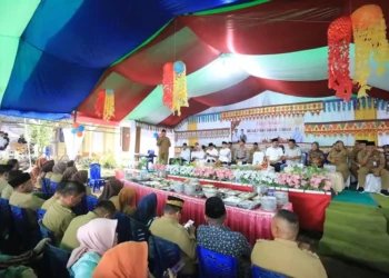 Pj Wali Kota Kotamobagu Hadiri Halal Bihalal di Desa Pintodon Timur