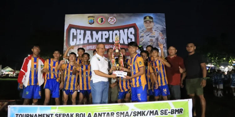 Berjalan Sukses, Pj Wali Kota Kotamobagu Tutup Turnamen Sepak Bola Kapolres Cup 2024