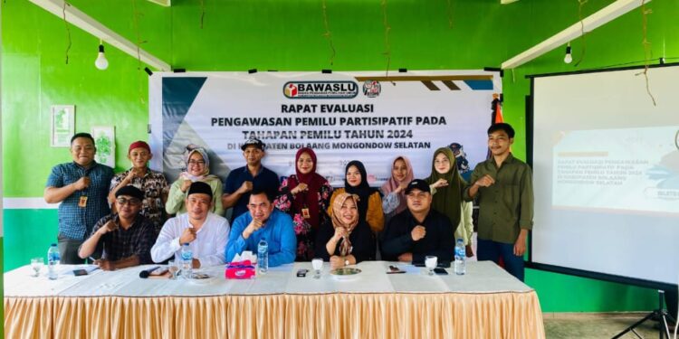 Bawaslu Bolsel Gelar Rapat Evaluasi Pengawasan Pemilu Partisipatif