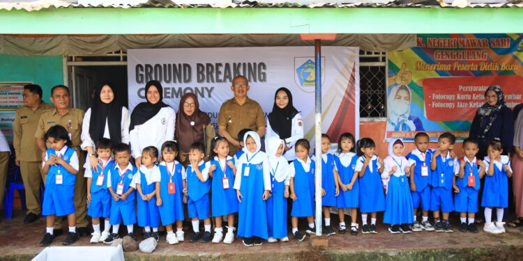 Pj Wali Kota Lakukan Peletakan Batu  Pertama di TK Mawar Sari 