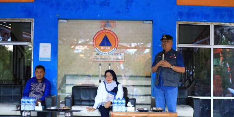 Bersama Ketua TP PKK, Pj Wali Kota Kotamobagu Salurkan Bantuan Bencana Alam di Gorontalo