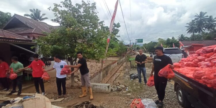 Pemda Bolsel Salurkan 2.700 Paket Sembako Bantuan Bencana Alam