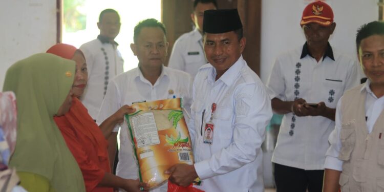 Jaga Stabilitas Harga, Pemkab Bolsel Gelar GPM Bersubsidi di Empat Desa