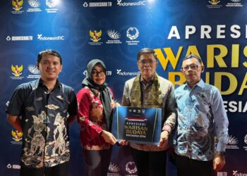 Kadisdikbud Bolsel Terima Sertifikat Warisan Budaya Tak Benda dari Kemendibud