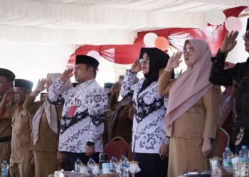 Gelar Upacara HUT PGRI ke-79, Kadisdikbud Bolsel Serukan Terus Berkarya 