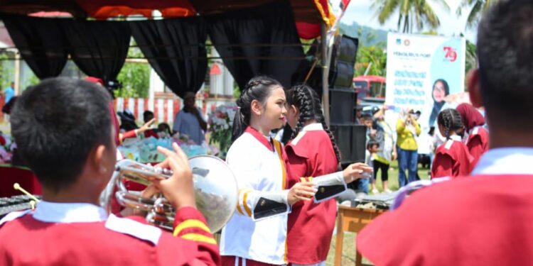 Meriahkan Silaturahmi PGRI Bolsel, Marcing Band SMP Molibagu Tampil Memukau