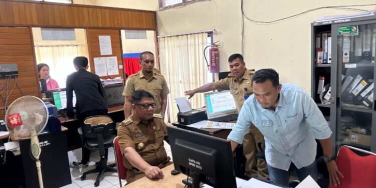 Pj Wali Kota Kotamobagu Gelar Sidak di Kantor Disdukcapil
