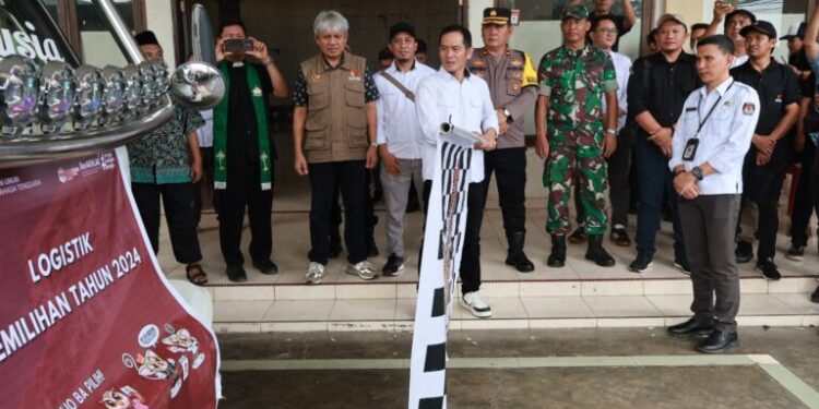 KPU Mitra Mulai Distribusikan Logistik Pilkada