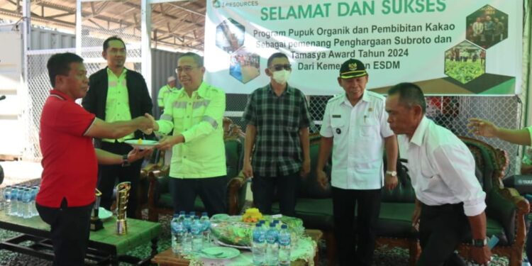 Berhasil Tingkatkan Produktivitas, Petani Kakao Binaan JRBM Raih Penghargaan Nasional