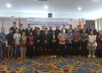 Bawaslu Kotamobagu Kukuhkan 12 Panwascam untuk Pilkada 2024
