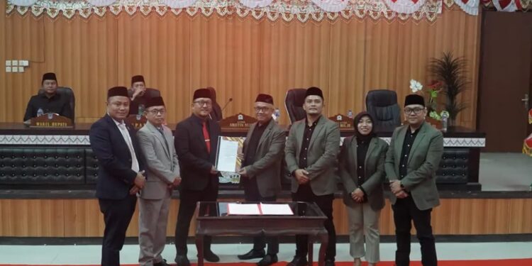 DPRD Bolsel Resmi Umumkan Pasangan Ideal Sebagai Bupati dan Wakil Bupati Bolsel Terpilih 2025-2030