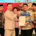 Serahkan Sertifikat di Sulut, Menteri Nusron Tegaskan PR di Bidang Pertanahan Harus Selesai
