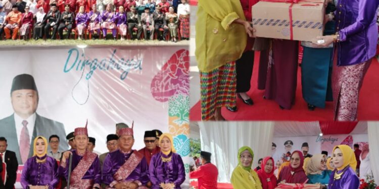Kapala Disdikbud Bersama Bunda PAUD Bolsel Berikan Bantuan Kepada 5 Satuan PAUD