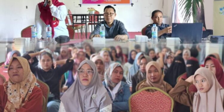 Disdikbud Bolsel Gelar Rapat Evaluasi Mahasiswa Penerima Beasiswa S1 PG PAUD