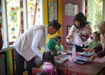 Kepala Disdikbud Bolsel Dukung Penuh Program MBG: Bupati dan Wabup Tinjau Langsung di Sekolah