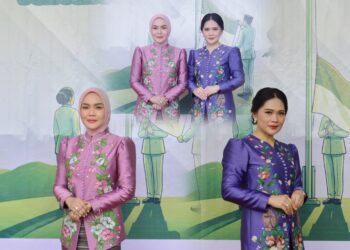 Ketua dan Wakil Ketua TP PKK Kotamobagu Tampil Anggun dengan Kain Lukis di Peringatan Hari Kartini