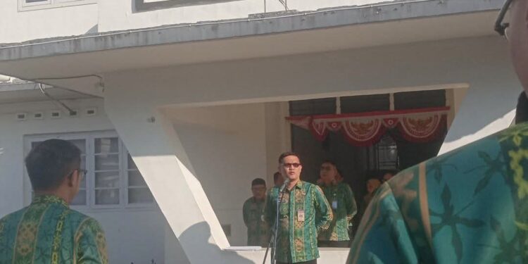 Asisten I Kotamobagu Ajak ASN Lestarikan Bahasa Mongondow Lewat Apel Pagi