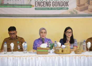 Dorong Ekonomi Kreatif, Dekranasda Kotamobagu Latih Warga Olah Eceng Gondok