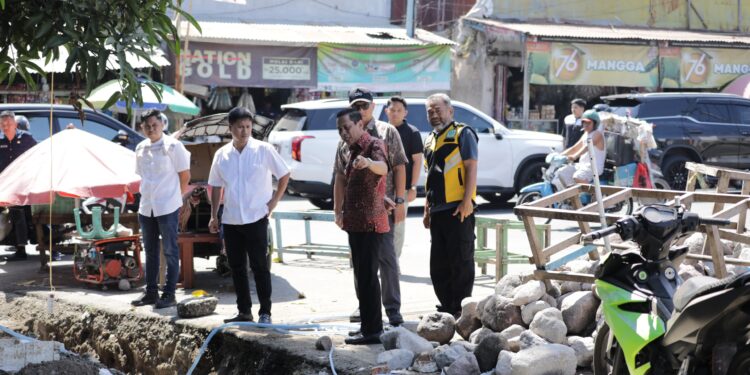 Weny-Rendy Pantau Langsung Pembangunan Infrastruktur di Sejumlah Lokasi
